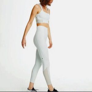 NWT - BANDIER Le ORE Andria Legging - size Medium - Sky Blue